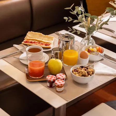 Hotel Des Ambassadeurs 3*