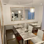 Des Ambassadeurs 3* Paris