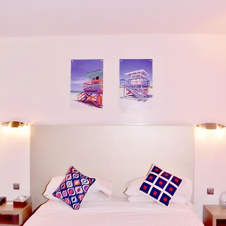 Des Ambassadeurs Paris