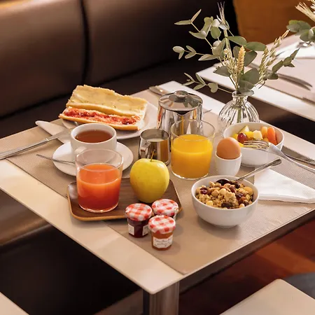 Des Ambassadeurs Hotel