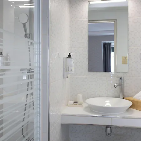 Hotel Des Ambassadeurs 3*