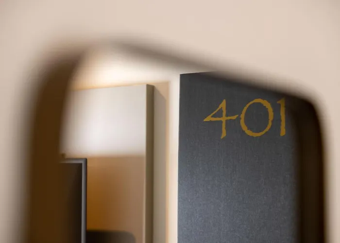 Des Ambassadeurs Hotel