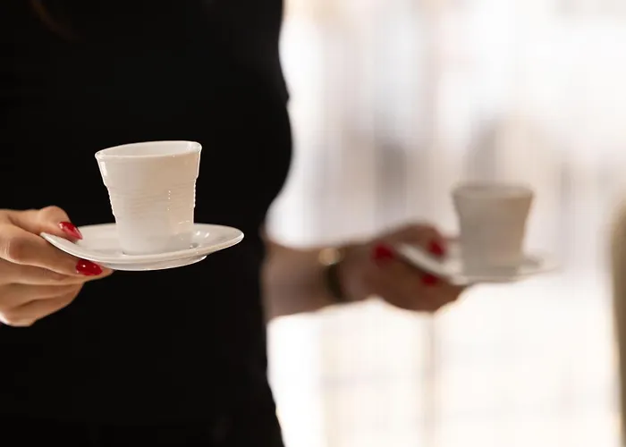 Des Ambassadeurs Hotel